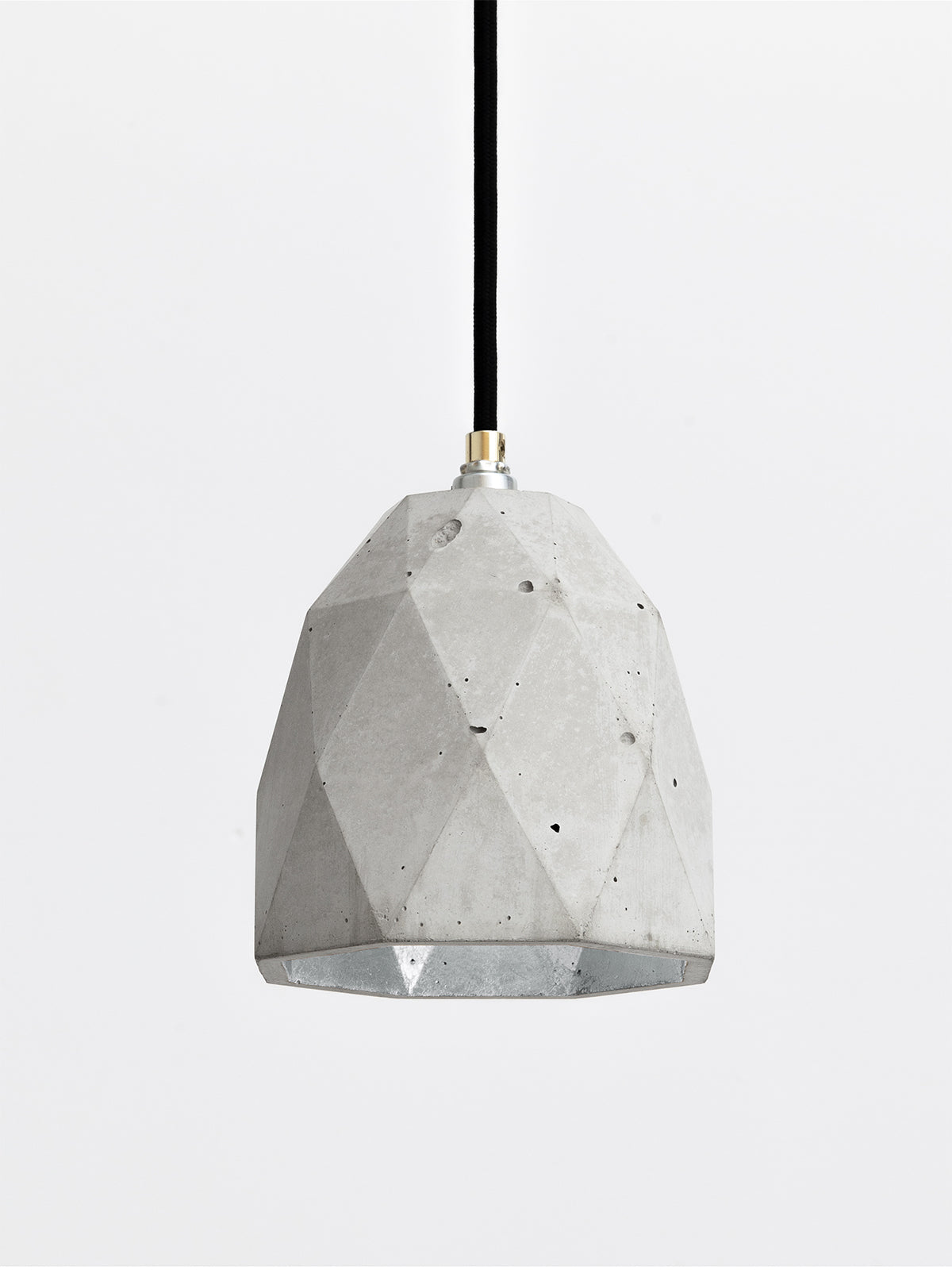 [T1] Pendant Light Triangle still 8