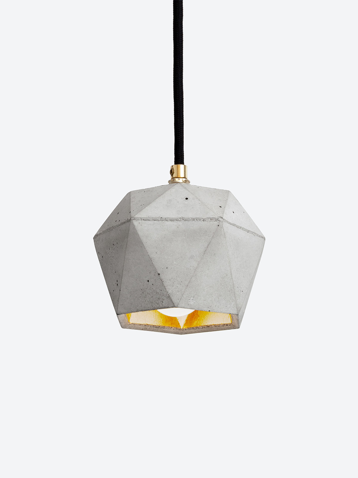 [T2] Pendant Light Triangle still 1