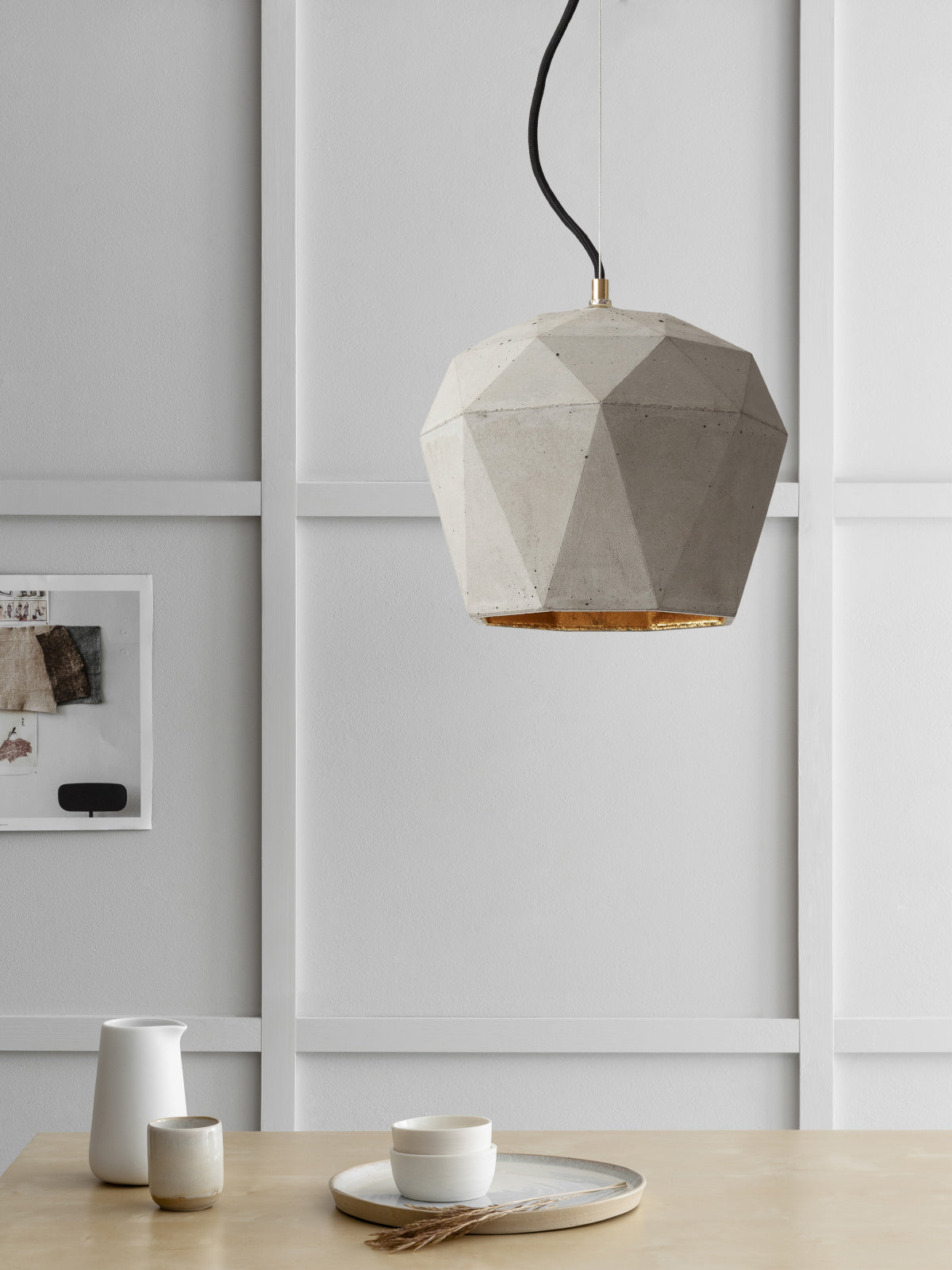 [T4] Pendant Light Triangle  Big still 8