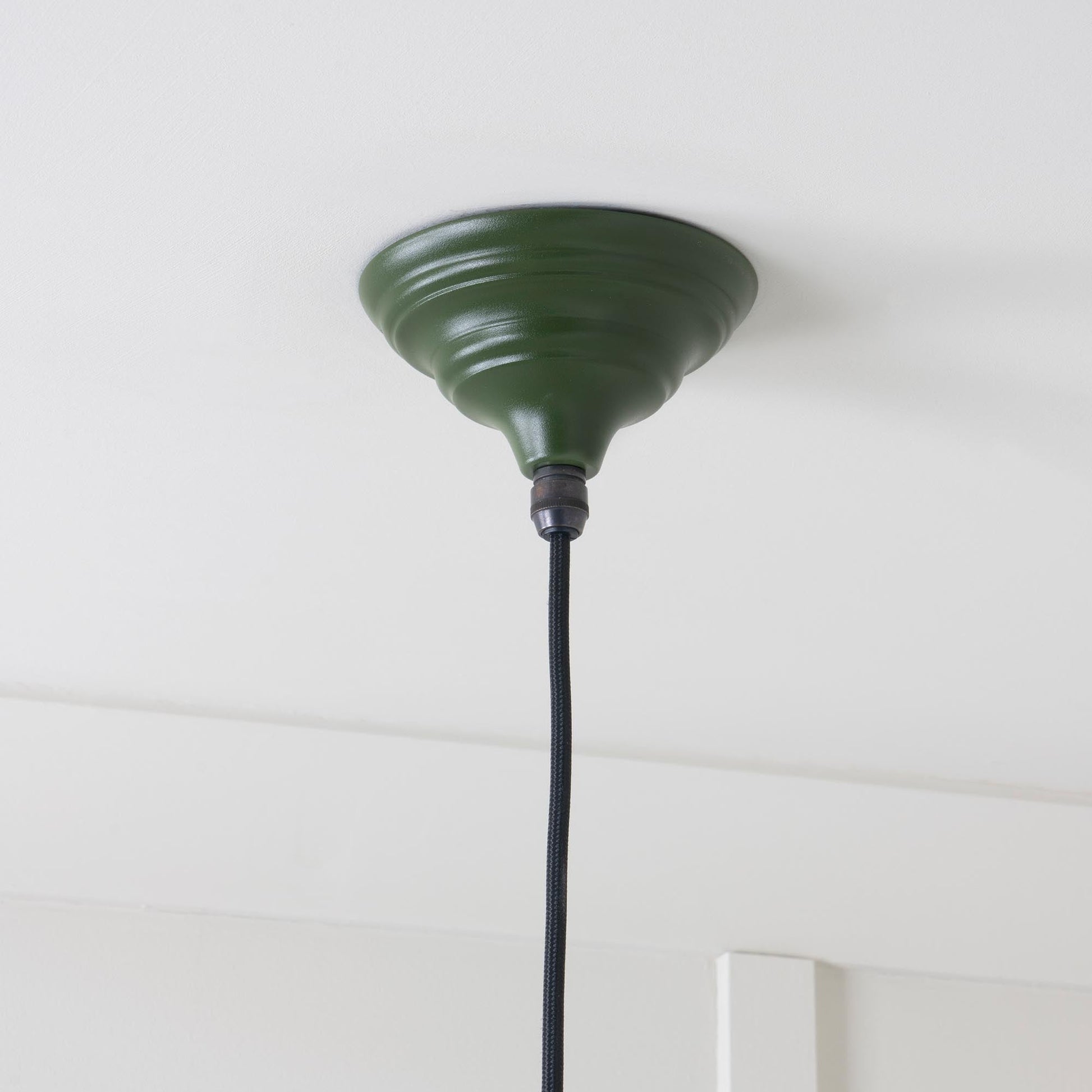 Smooth Brass Harborne Pendant Light Heath, close up view of fitting and cable.