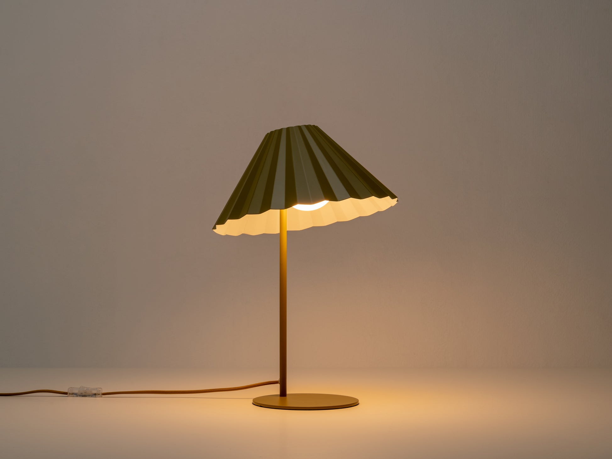 The Pleat Table lamp, front on