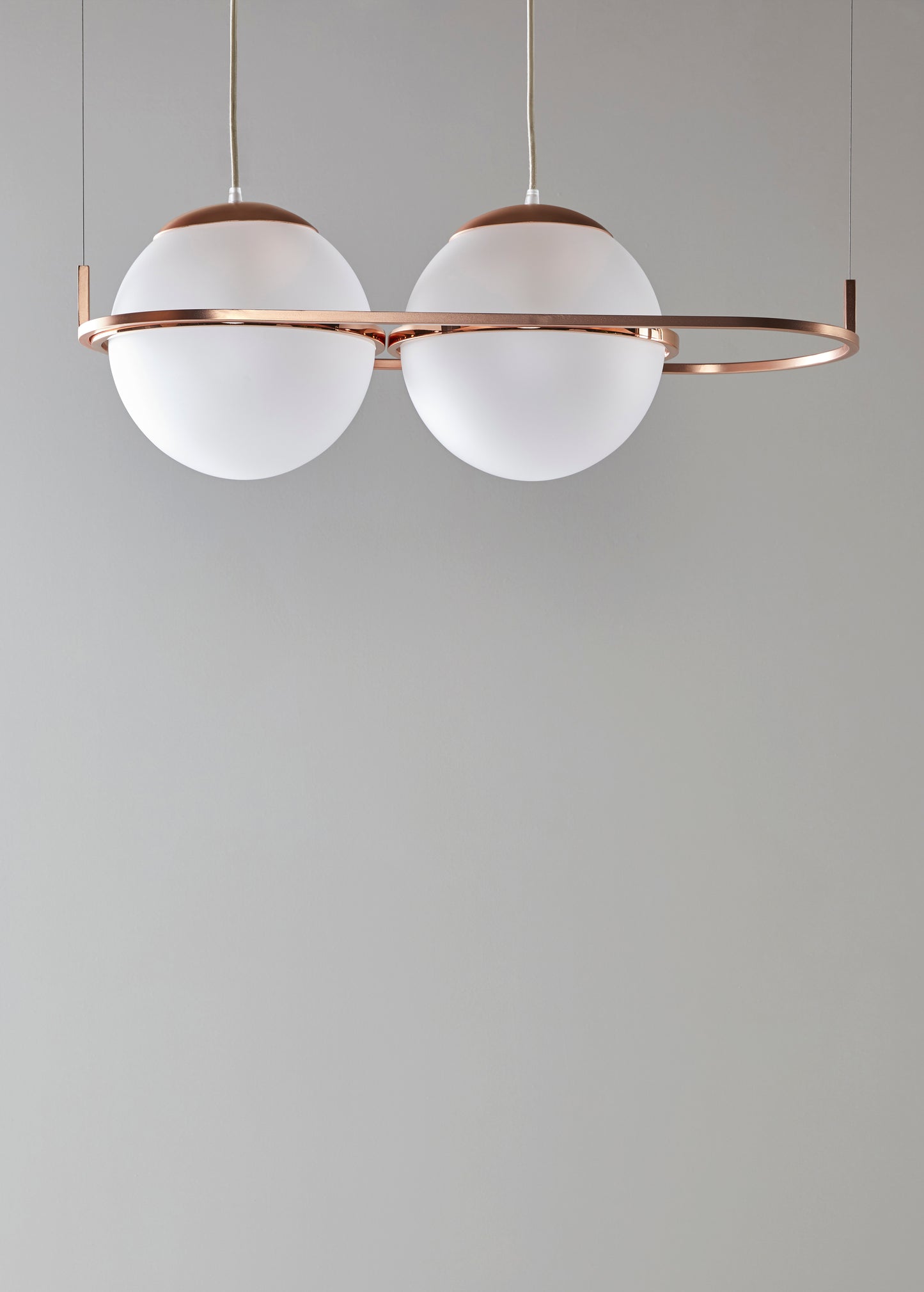 Decò Pendant Lamp, front view, blank background.