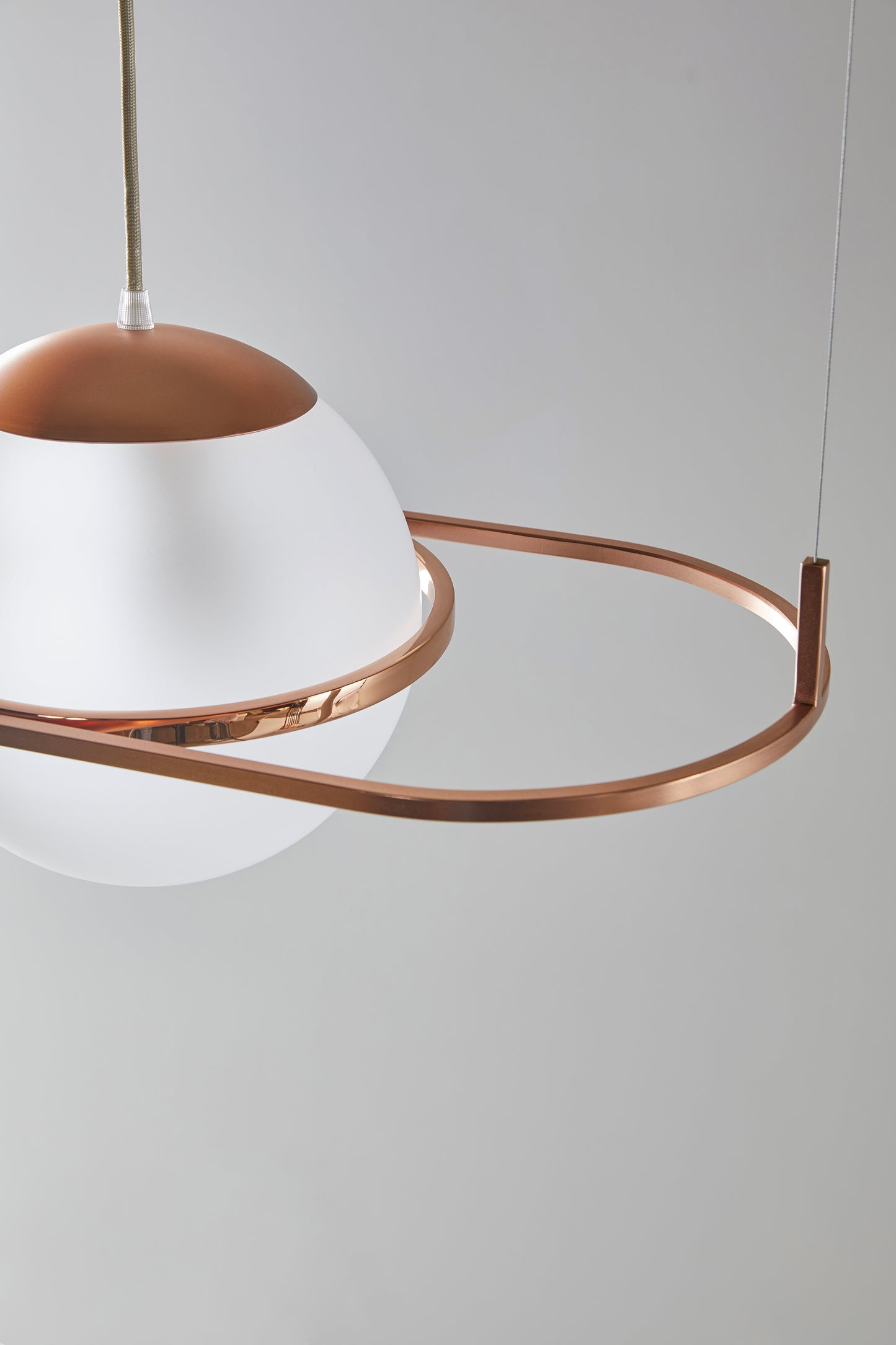 Decò Pendant Lamp, close up view of detailing.