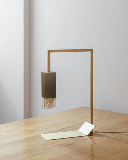 Lamp/ Two Brass Revamp 01 side view 