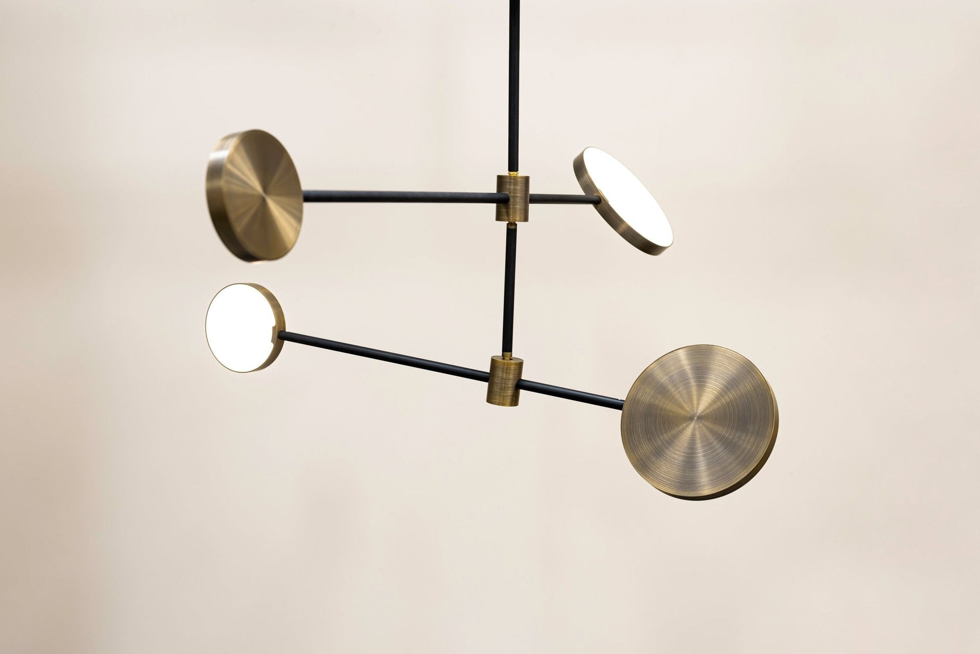 Motion S23-05 Pendant Light Burnished Brass/ Black close up