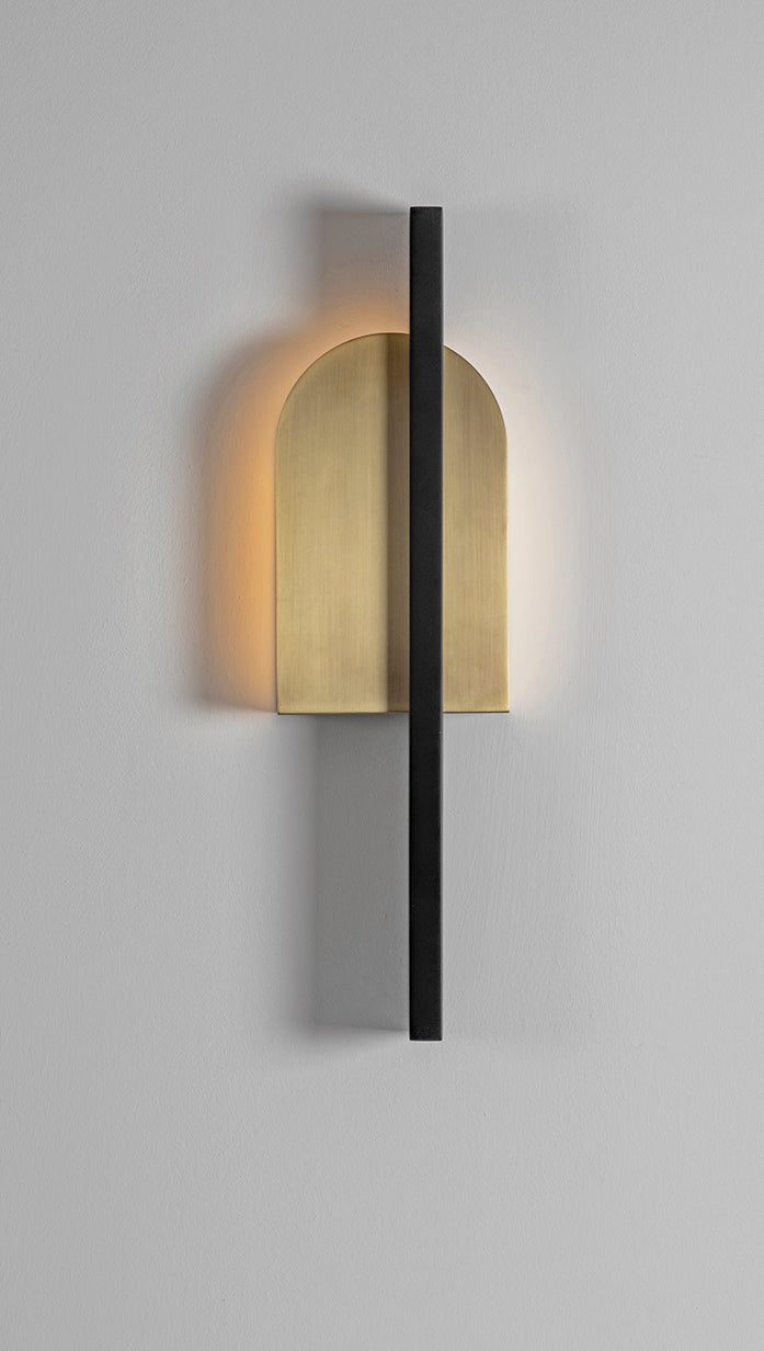 Single Wall Light, front view on.