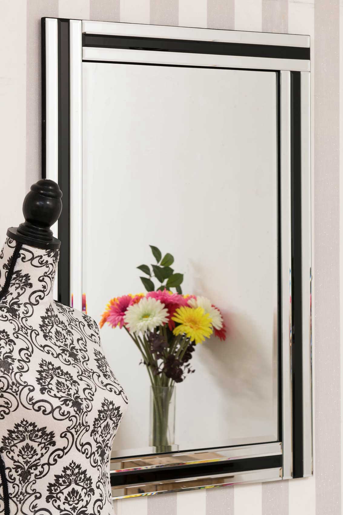 Sleek Black Framed Glass Mirror - 90 x 60 CM-4