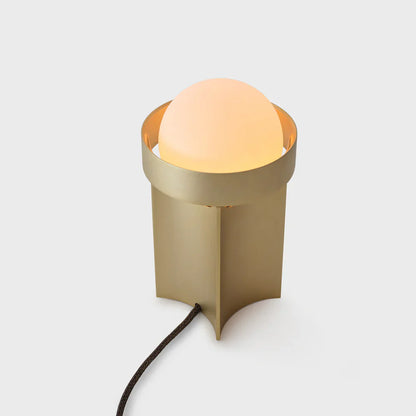 Small Loop Table Lamp with Sphere III Brass still 2